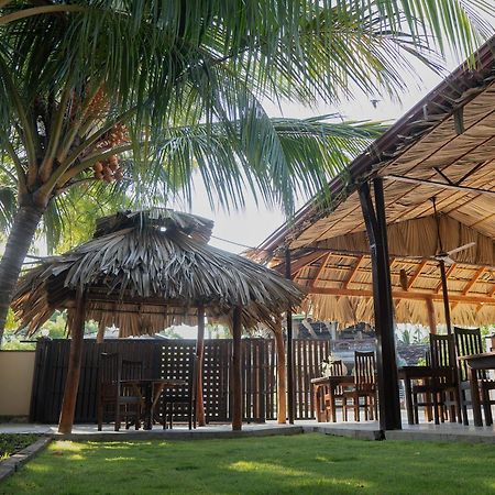 Sunrise Cabanas Baie d'Arugam Extérieur photo